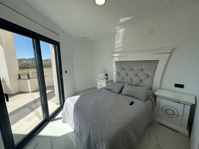 4 quarto Moradia para venda em Pinoso com piscina garagem - 518 000 € (Ref: 9271871)