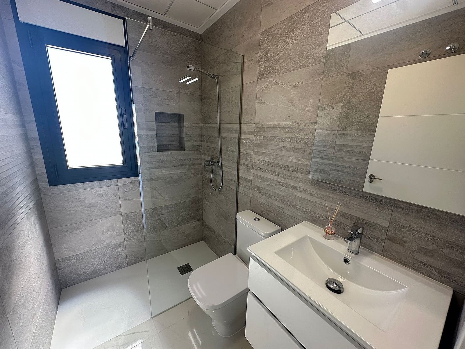 4 quarto Moradia para venda em Pinoso com piscina garagem - 518 000 € (Ref: 9271871)