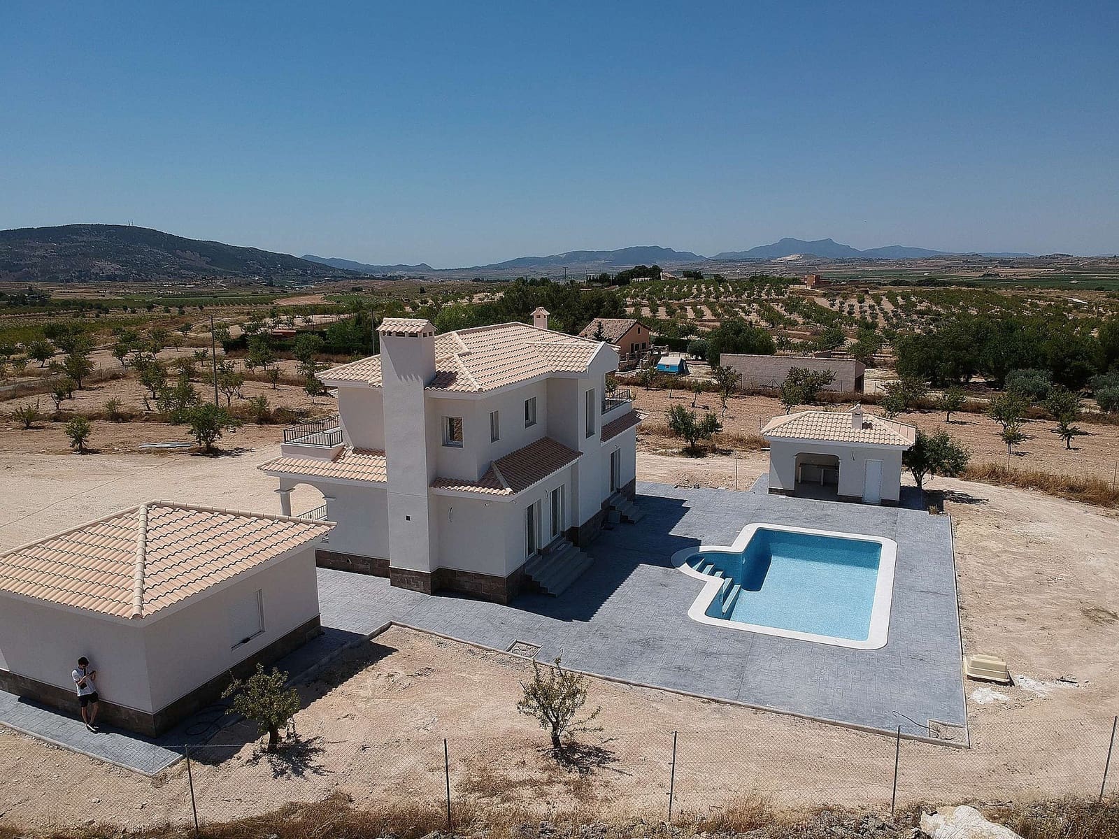 4 bedroom Villa for sale in Pinoso with pool garage - € 449,000 (Ref: 9271872)