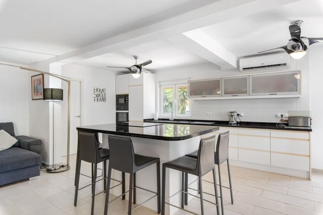 4 sypialnia Finka/Dom wiejski na sprzedaż w Catral z basenem garażem - 565 000 € (Ref: 9363499)