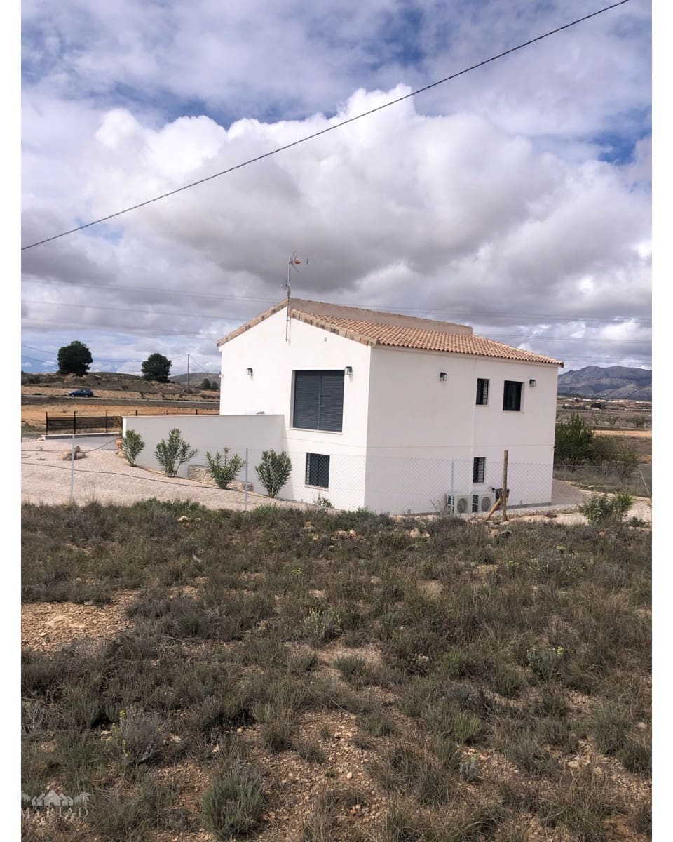 5 bedroom Villa for sale in Pinoso with pool - € 410,000 (Ref: 9363509)