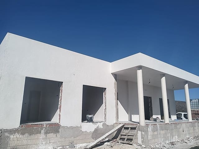 Chalet de 3 habitaciones en Pinoso en venta con piscina - 389.000 € (Ref: 9363510)