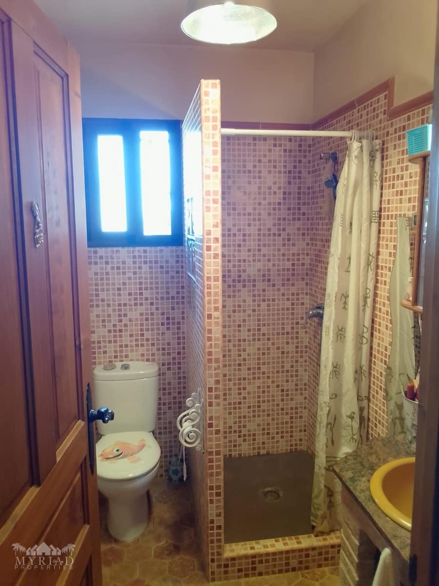 4 soveværelse Finca/Landehus til salg i Pinoso med swimmingpool - € 324.000 (Ref: 9363514)