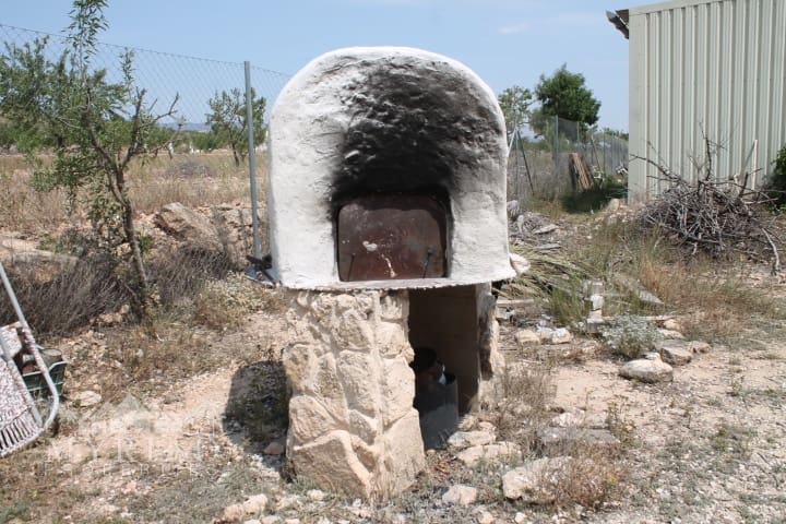 4 soveværelse Finca/Landehus til salg i Pinoso med swimmingpool - € 324.000 (Ref: 9363514)