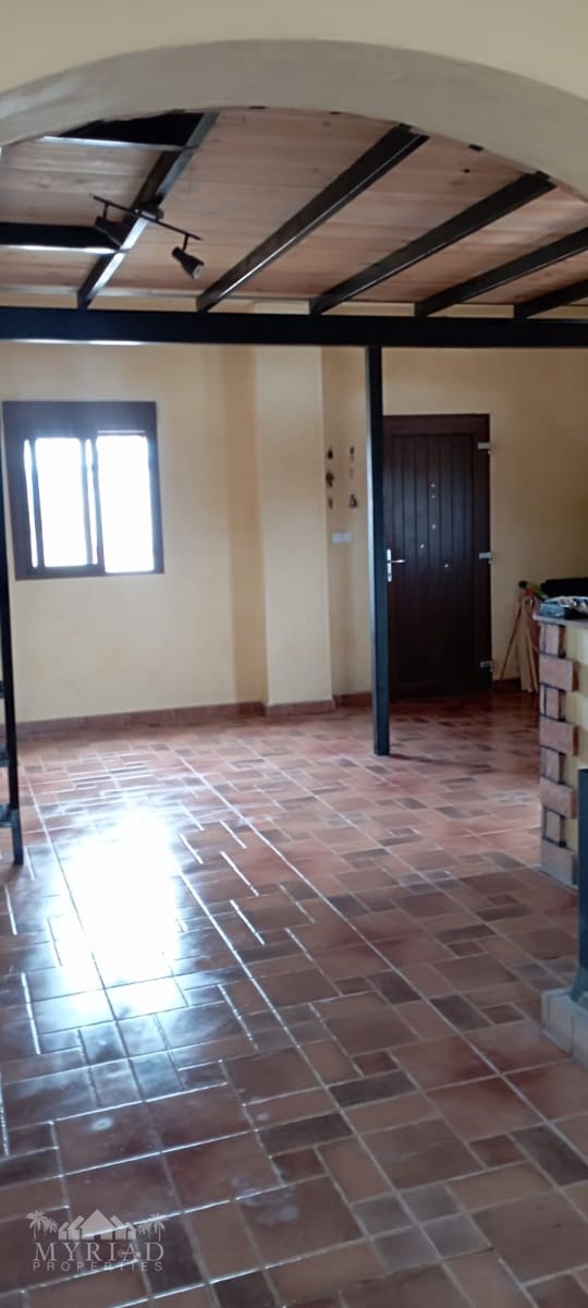 4 soveværelse Finca/Landehus til salg i Pinoso med swimmingpool - € 324.000 (Ref: 9363514)