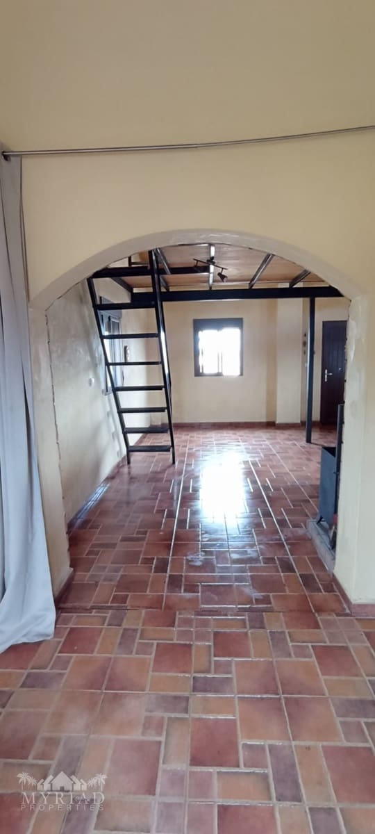 4 soveværelse Finca/Landehus til salg i Pinoso med swimmingpool - € 324.000 (Ref: 9363514)