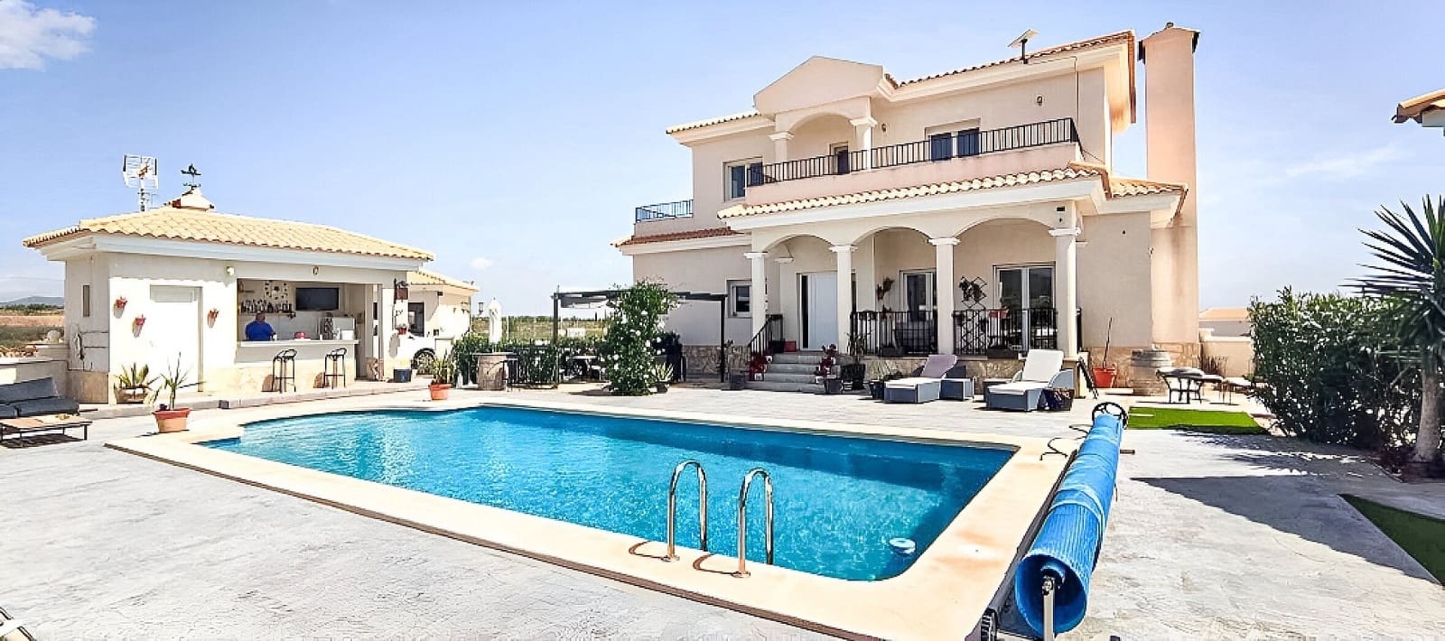 4 bedroom Villa for sale in Pinoso with pool garage - € 525,000 (Ref: 9363520)