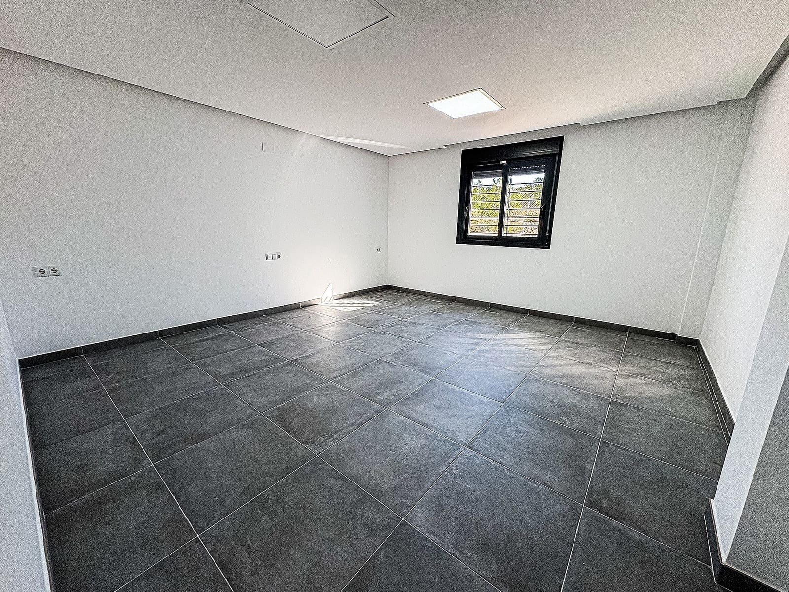 5 makuuhuone Huvila myytävänä paikassa Pinoso mukana uima-altaan - 409 995 € (Ref: 9363521)