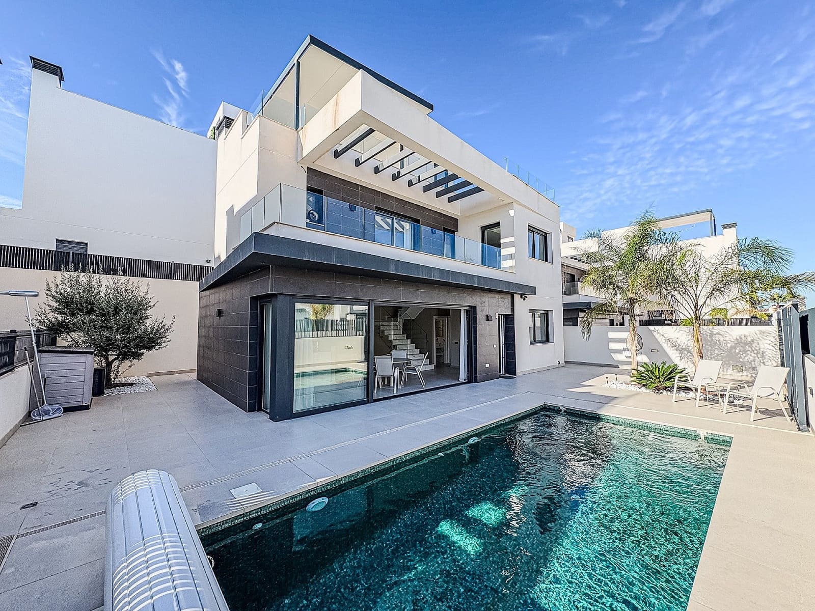 5 bedroom Villa for sale in Algorfa with pool - € 575,000 (Ref: 9363522)