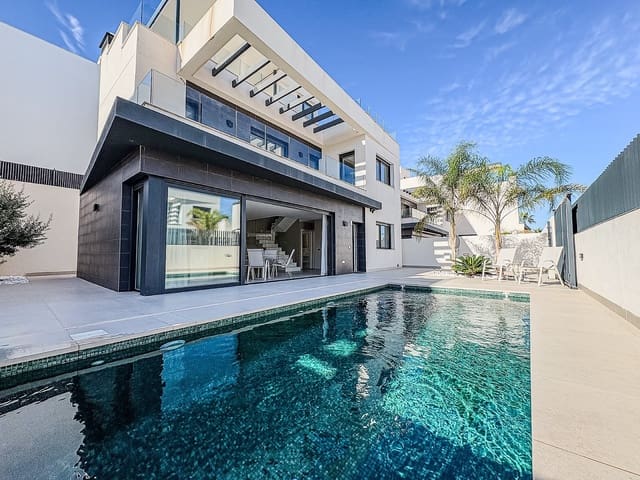 5 bedroom Villa for sale in Algorfa with pool - € 575,000 (Ref: 9363522)