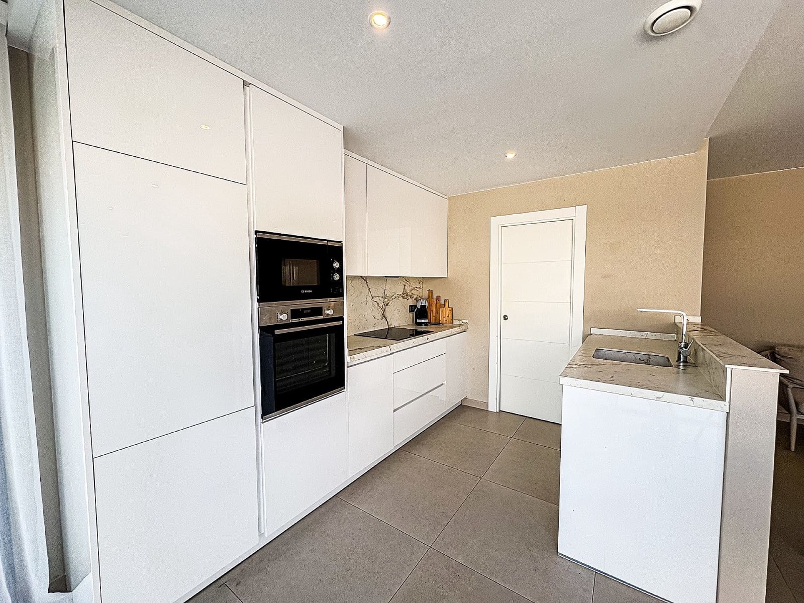 5 bedroom Villa for sale in Algorfa with pool - € 575,000 (Ref: 9363522)