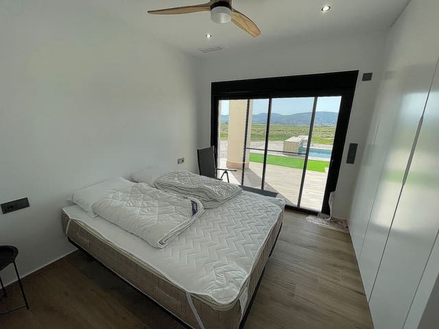 3 bedroom Villa for sale in Pinoso with pool garage - € 287,000 (Ref: 9363532)