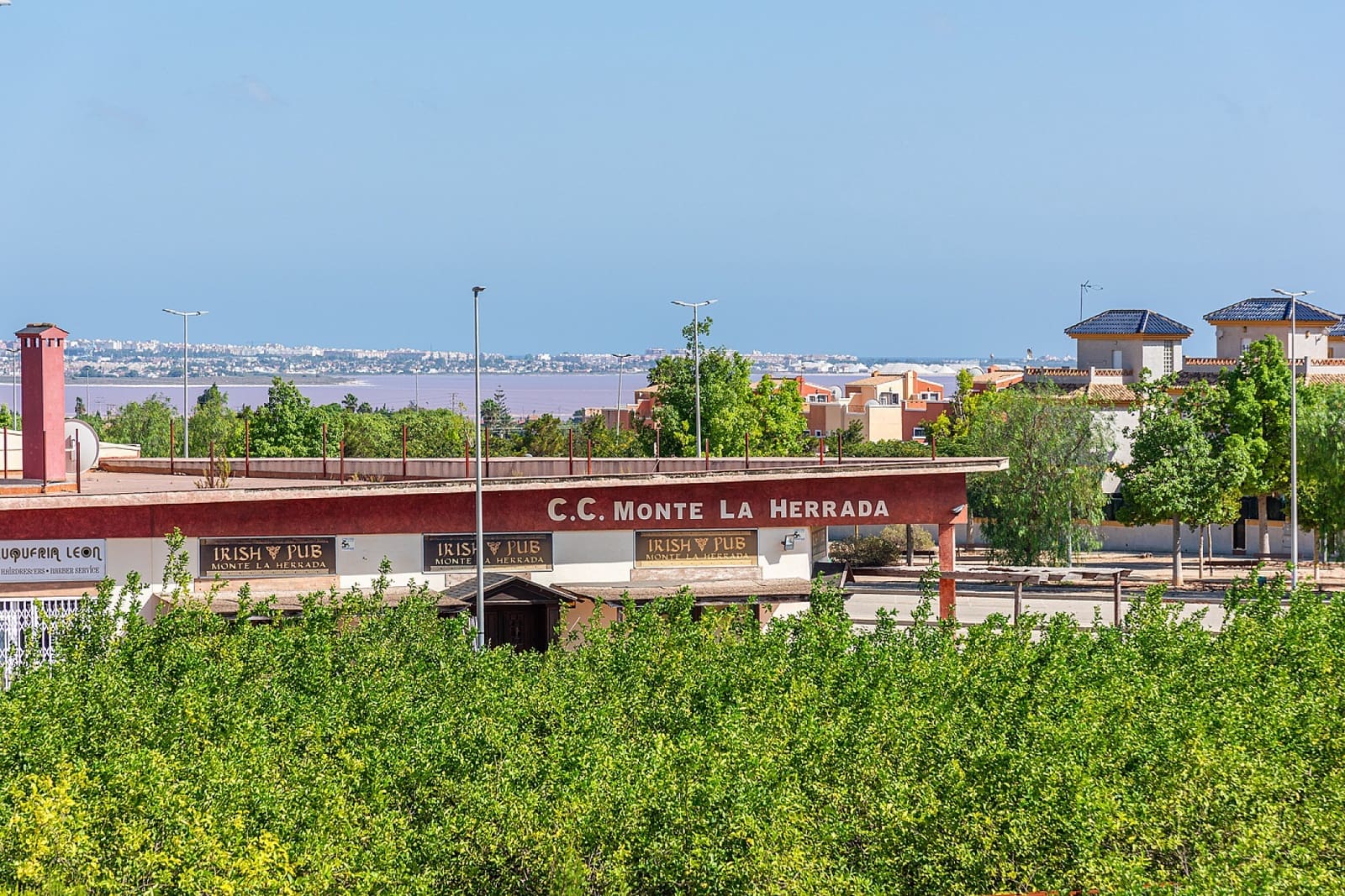 Chalet de 3 habitaciones en Benijófar en venta con piscina - 529.900 € (Ref: 9363541)