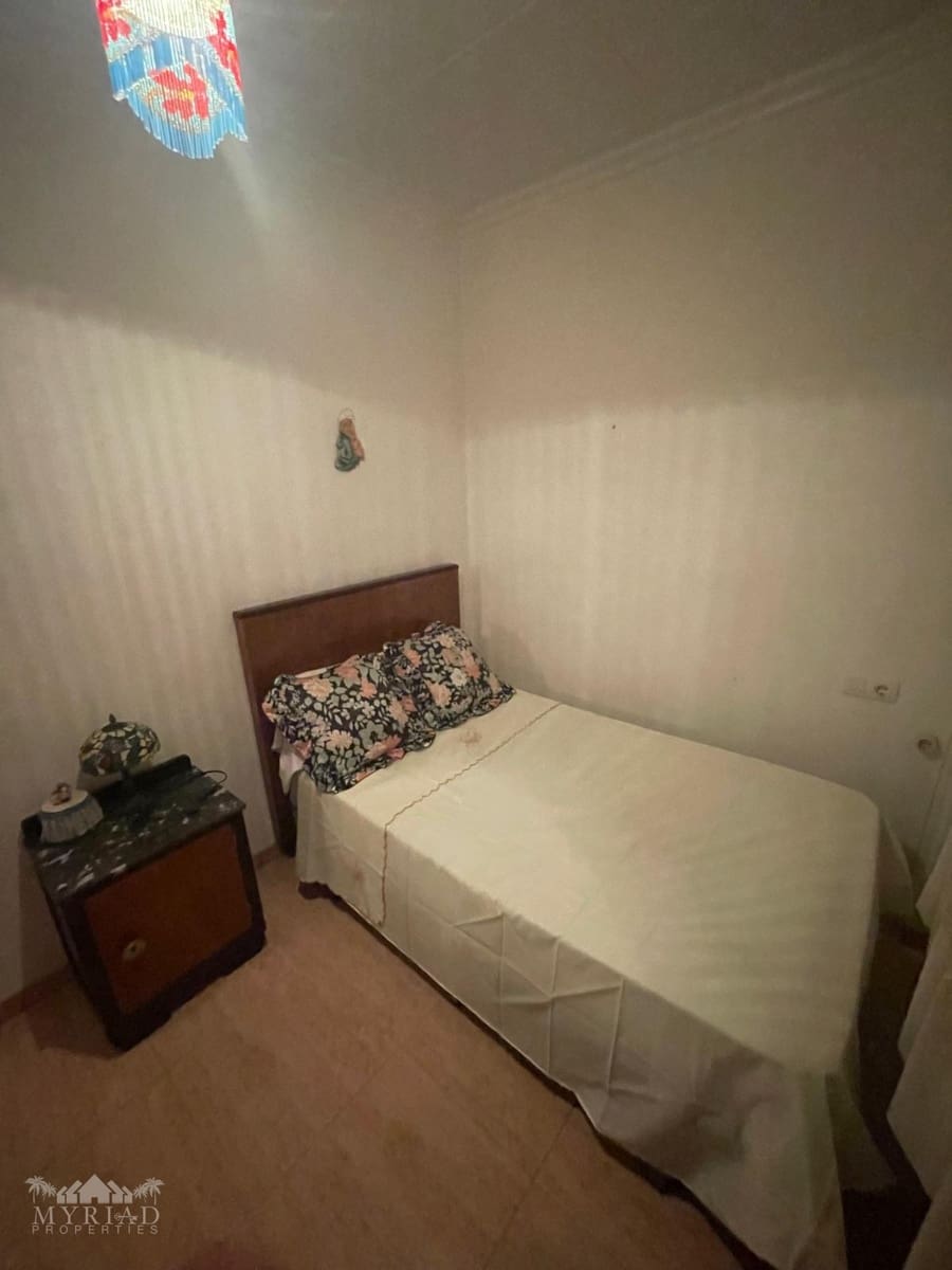 4 bedroom Townhouse for sale in Pinoso with pool garage - € 295,999 (Ref: 9371292)