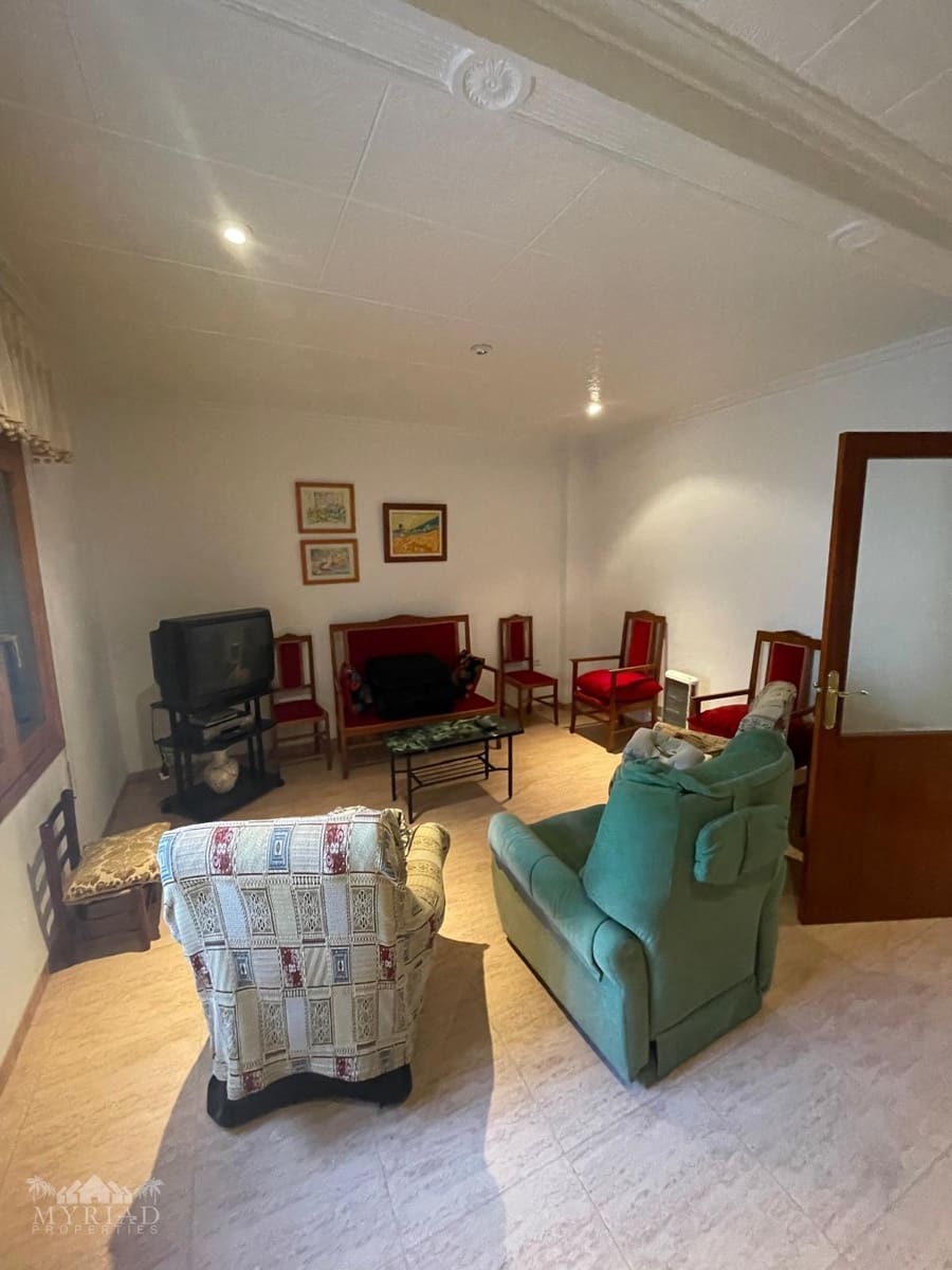 4 bedroom Townhouse for sale in Pinoso with pool garage - € 295,999 (Ref: 9371292)