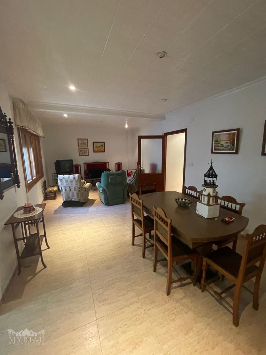 4 bedroom Townhouse for sale in Pinoso with pool garage - € 295,999 (Ref: 9371292)