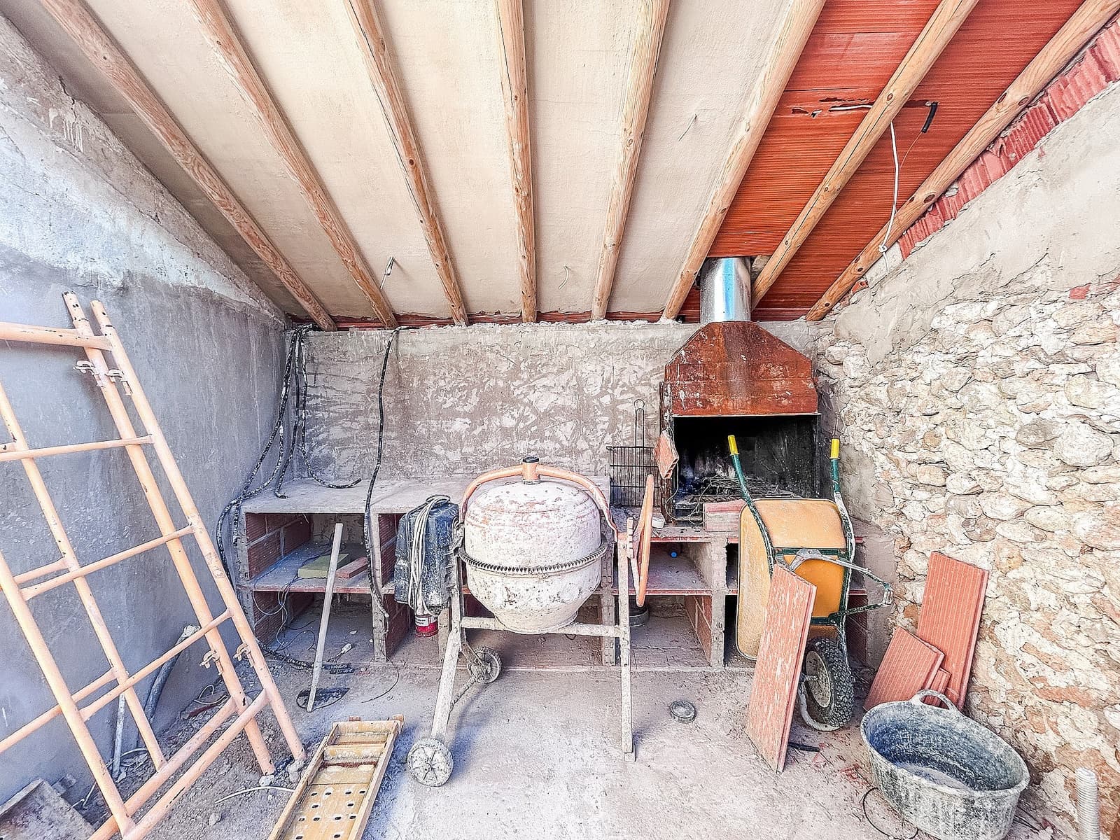 2 sypialnia Finka/Dom wiejski na sprzedaż w Elda z basenem garażem - 150 000 € (Ref: 9371294)