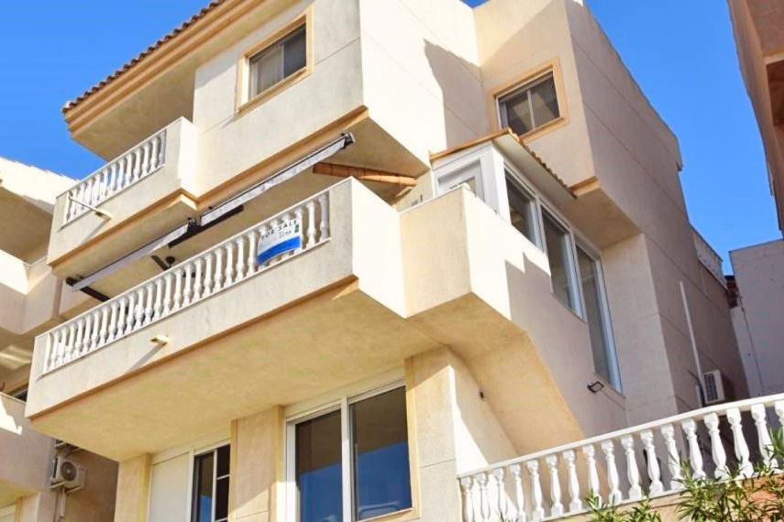 3 bedroom Apartment for sale in Ciudad Quesada with pool - € 219,000 (Ref: 9394023)