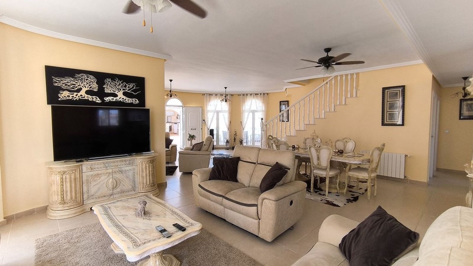 4 makuuhuone Huvila myytävänä paikassa Ciudad Quesada mukana uima-altaan 
autotalli - 674 950 € (Ref: 9394357)