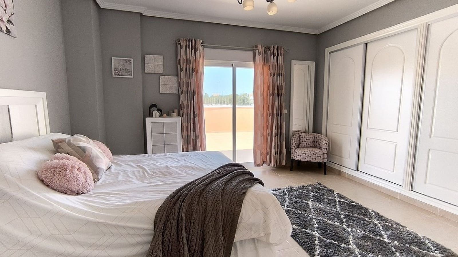 4 makuuhuone Huvila myytävänä paikassa Ciudad Quesada mukana uima-altaan 
autotalli - 674 950 € (Ref: 9394357)