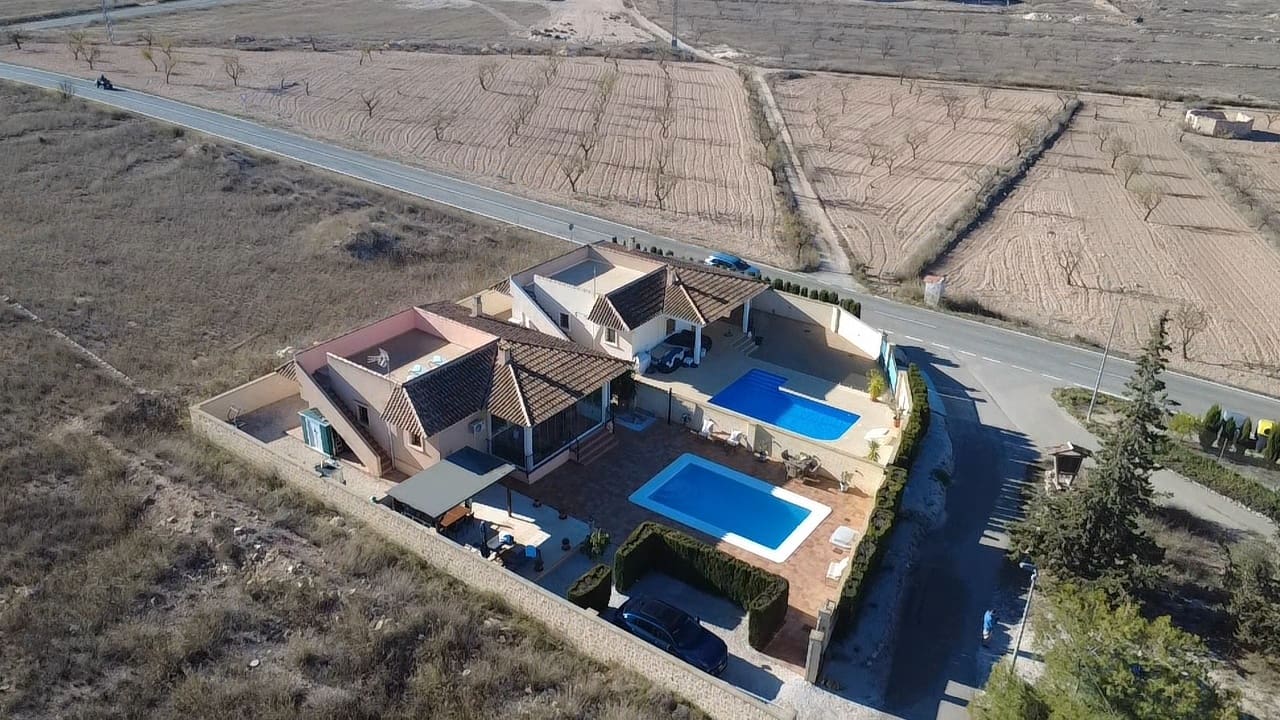 3 bedroom Villa for sale in Abanilla with pool - € 259,995 (Ref: 9441060)