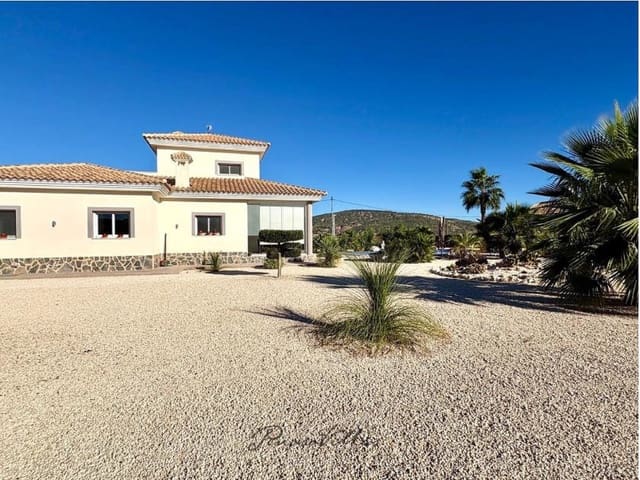 4 bedroom Villa for sale in Pinoso with pool garage - € 549,000 (Ref: 9441066)