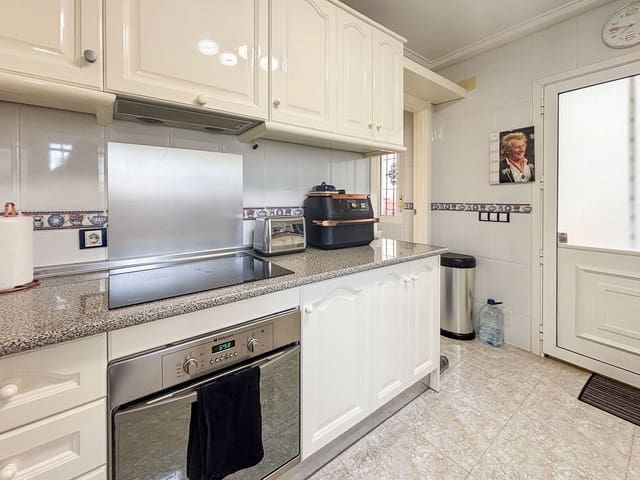 5 sovrum Villa till salu i Monforte del Cid med pool garage - 384 950 € (Ref: 9580449)