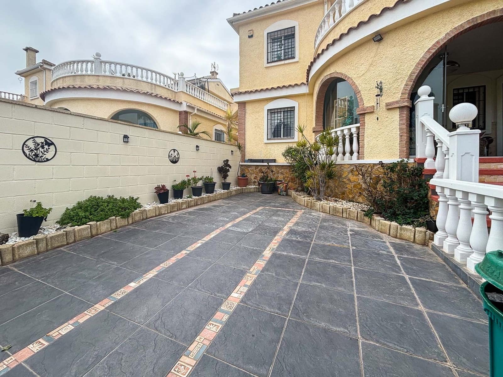5 sovrum Villa till salu i Monforte del Cid med pool garage - 384 950 € (Ref: 9580449)
