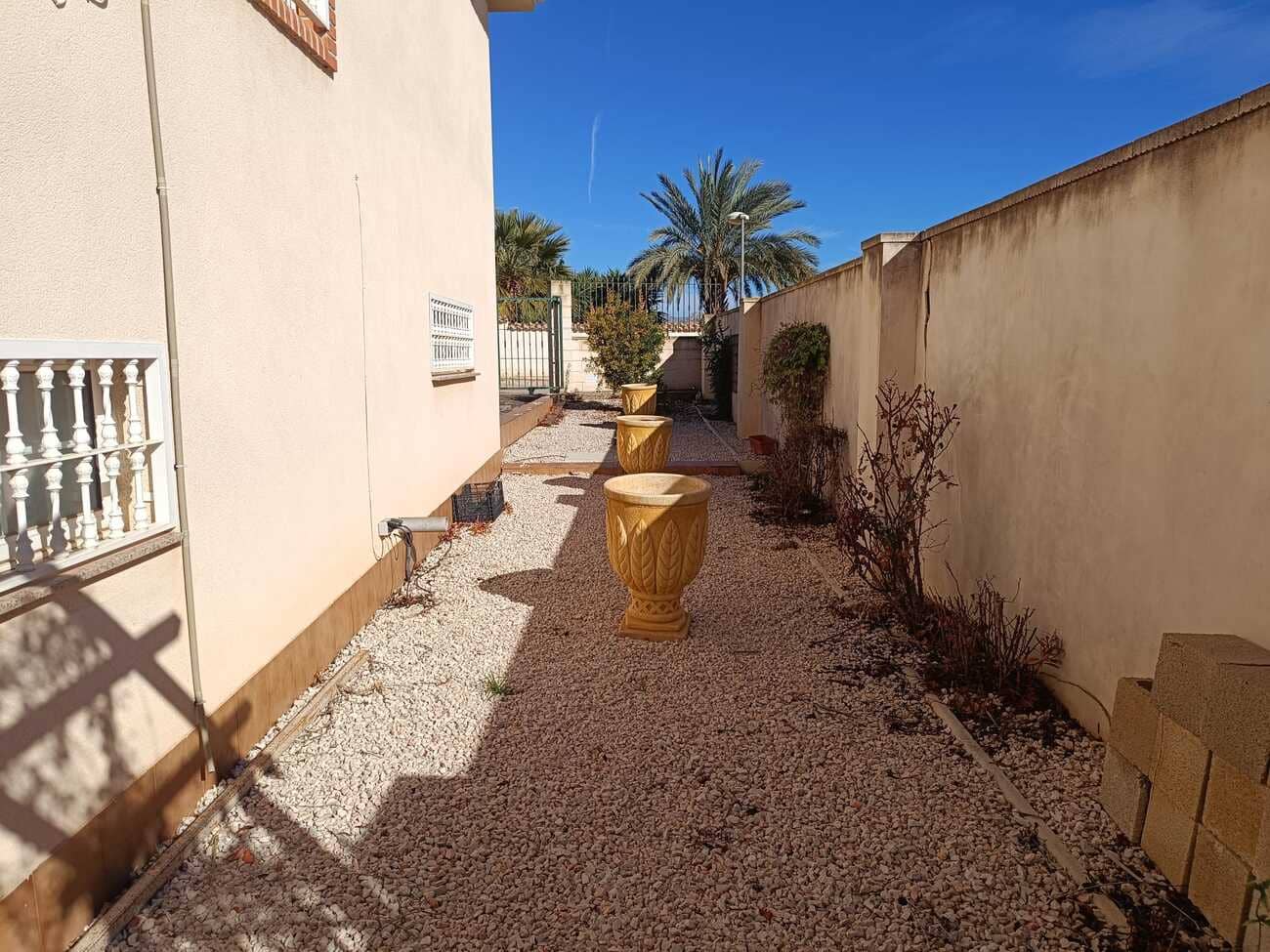 5 chambre Villa/Maison à vendre à Fortuna avec piscine - 265 000 € (Ref: 9641394)