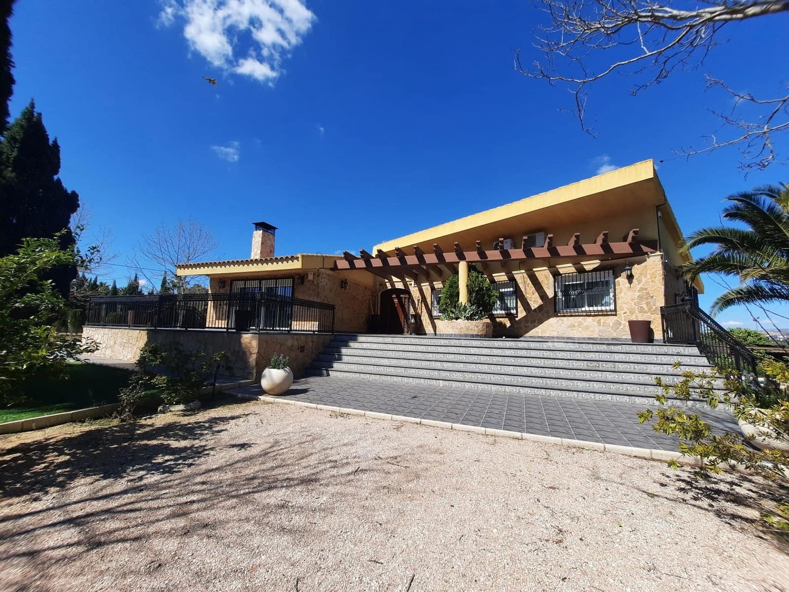 6 slaapkamer Villa te koop in Sax met zwembad garage - € 448.000 (Ref: 9749405)