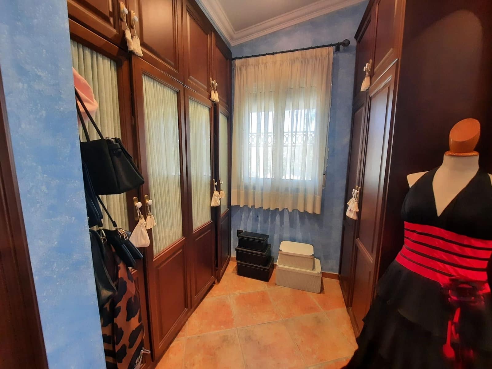 6 slaapkamer Villa te koop in Sax met zwembad garage - € 448.000 (Ref: 9749405)