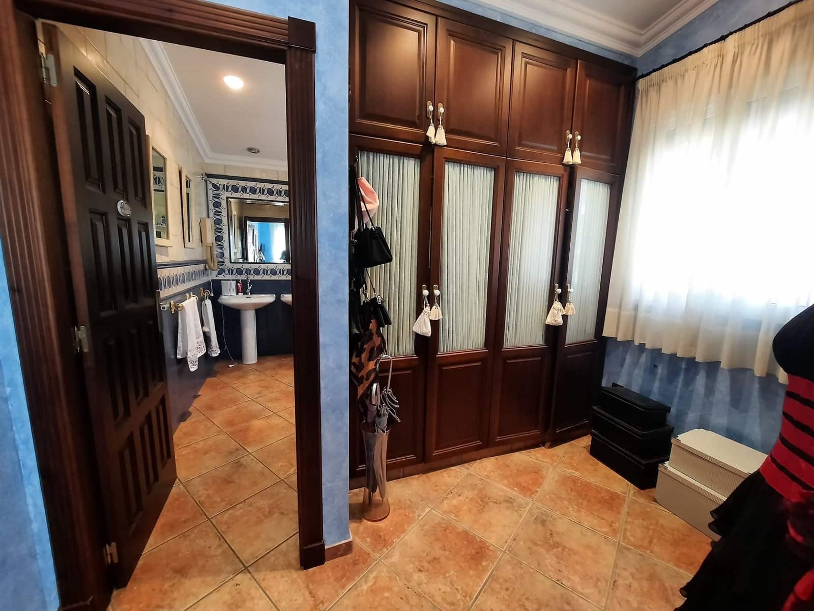 6 slaapkamer Villa te koop in Sax met zwembad garage - € 448.000 (Ref: 9749405)