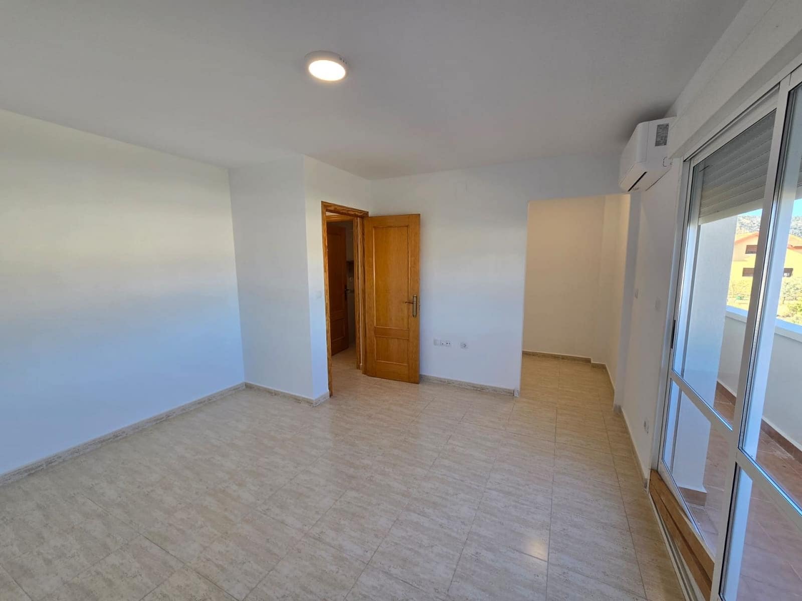 4 soveværelse Byhus til salg i Salinas med swimmingpool garage - € 125.000 (Ref: 9749411)