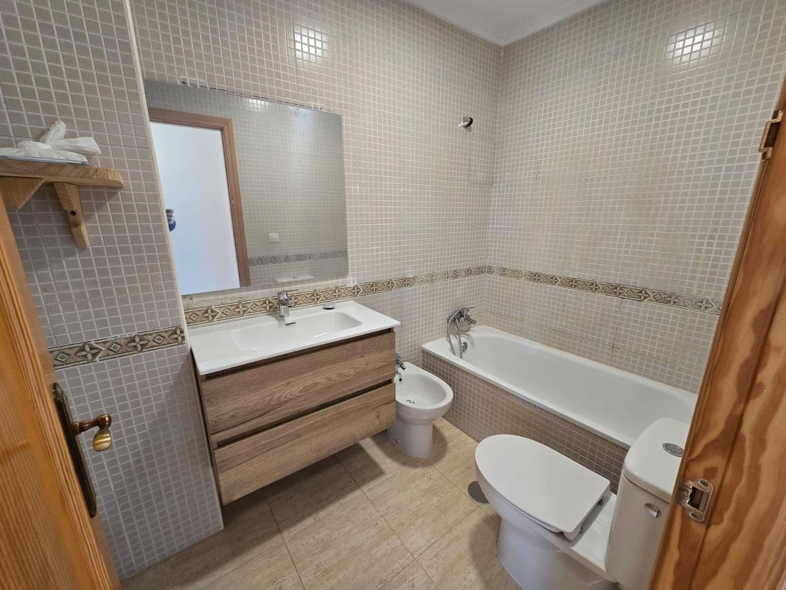 4 soveværelse Byhus til salg i Salinas med swimmingpool garage - € 125.000 (Ref: 9749411)