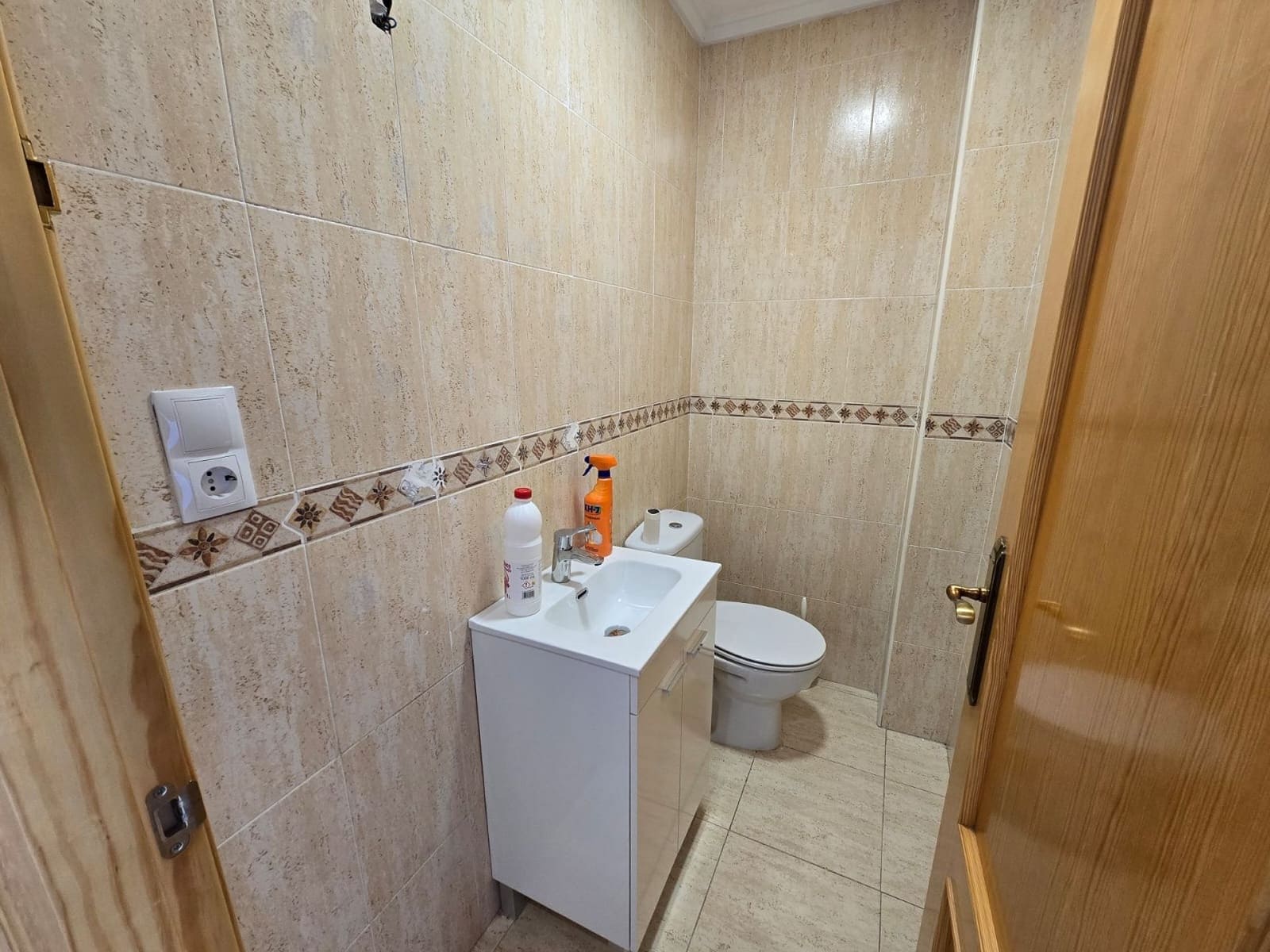 4 soveværelse Byhus til salg i Salinas med swimmingpool garage - € 125.000 (Ref: 9749411)