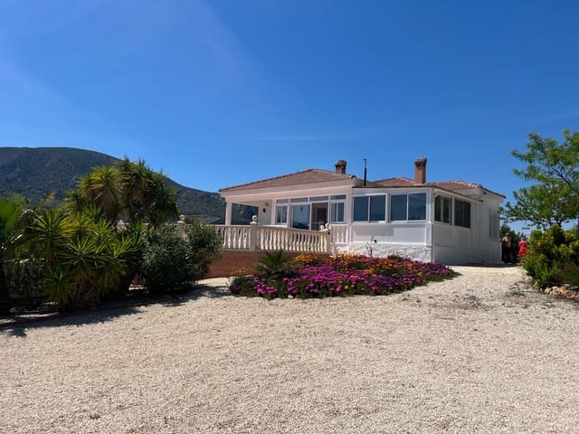 4 sovrum Villa till salu i La Romana med pool garage - 379 000 € (Ref: 9749414)