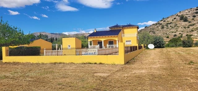 4 soveværelse Villa til salg i La Romana med swimmingpool garage - € 345.000 (Ref: 9772475)