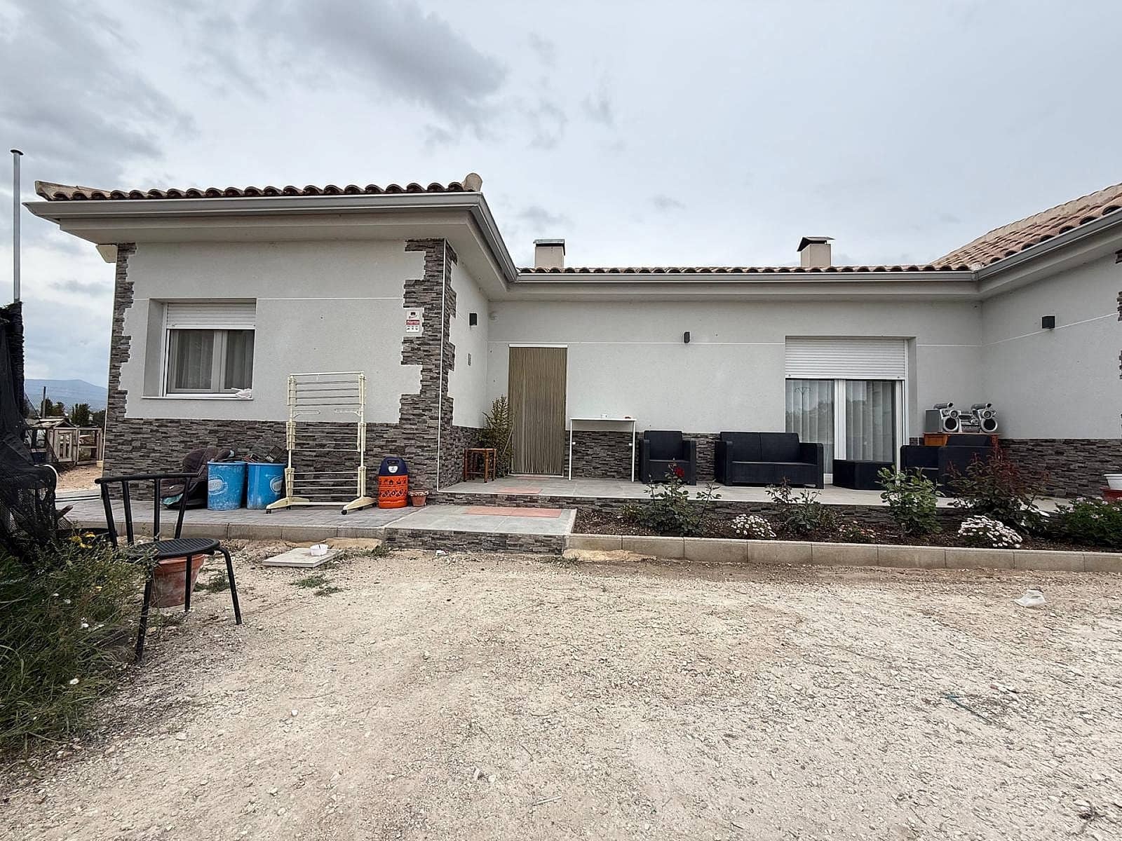 4 bedroom Villa for sale in Lel with pool - € 420,000 (Ref: 9827417)