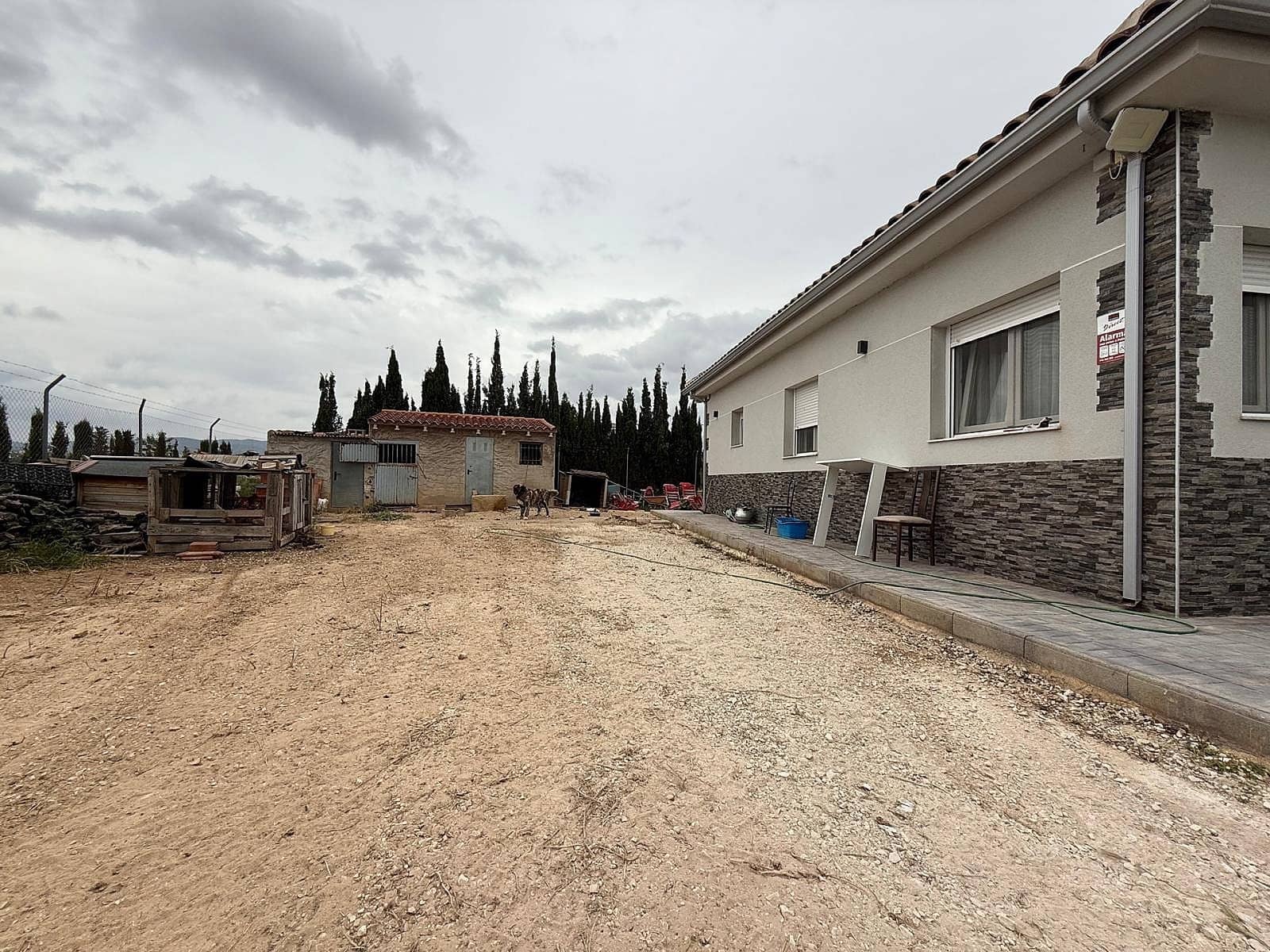 4 bedroom Villa for sale in Lel with pool - € 420,000 (Ref: 9827417)