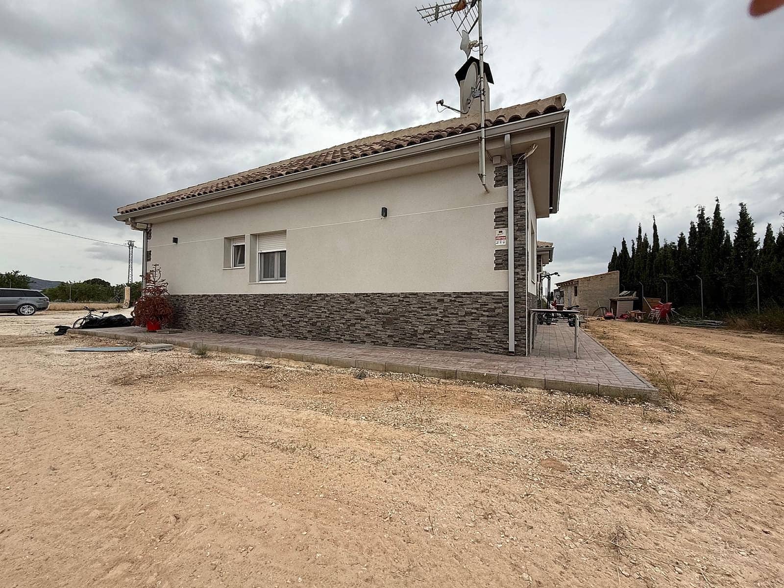 4 bedroom Villa for sale in Lel with pool - € 420,000 (Ref: 9827417)