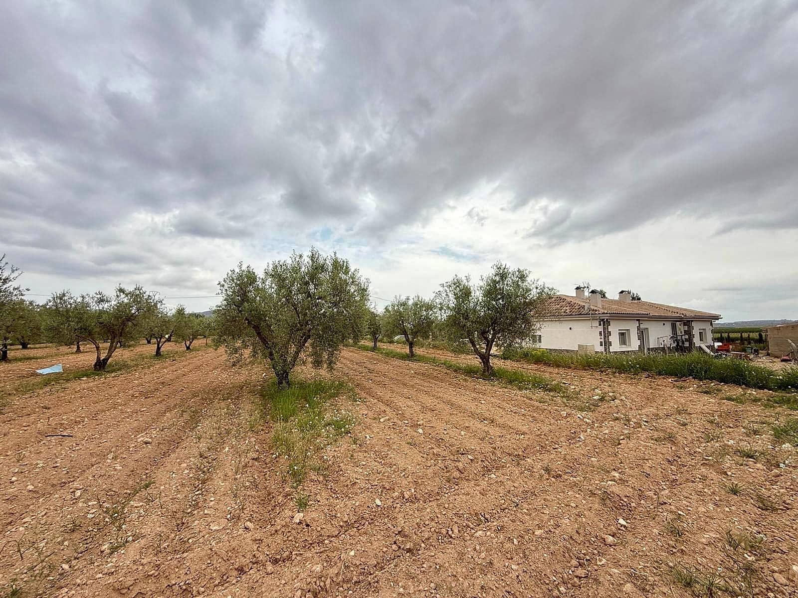4 bedroom Villa for sale in Lel with pool - € 420,000 (Ref: 9827417)