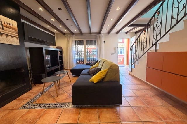 3 quarto Casa em Banda para venda em Catral com piscina - 215 000 € (Ref: 9827421)