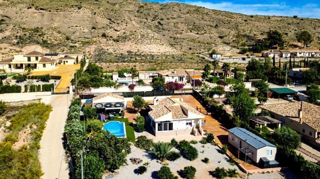4 soveværelse Villa til salg i Fortuna med swimmingpool - € 249.000 (Ref: 9827425)