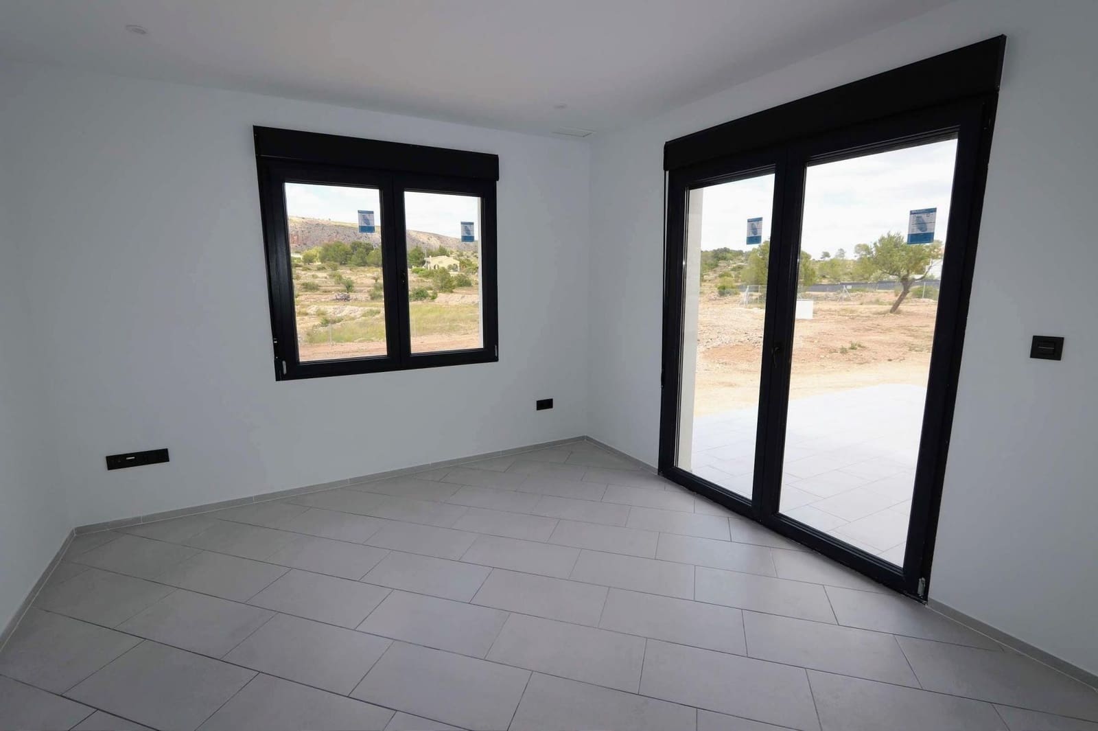 4 bedroom Villa for sale in Aspe with pool - € 310,924 (Ref: 9850184)
