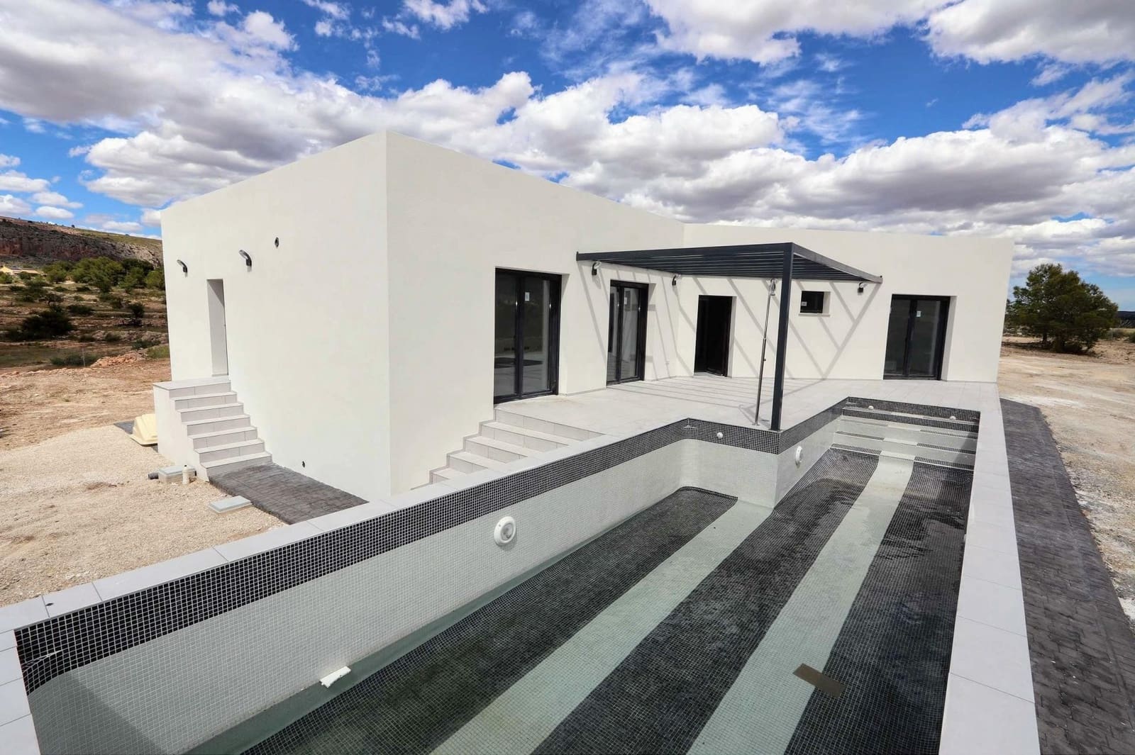 4 bedroom Villa for sale in Aspe with pool - € 310,924 (Ref: 9850184)