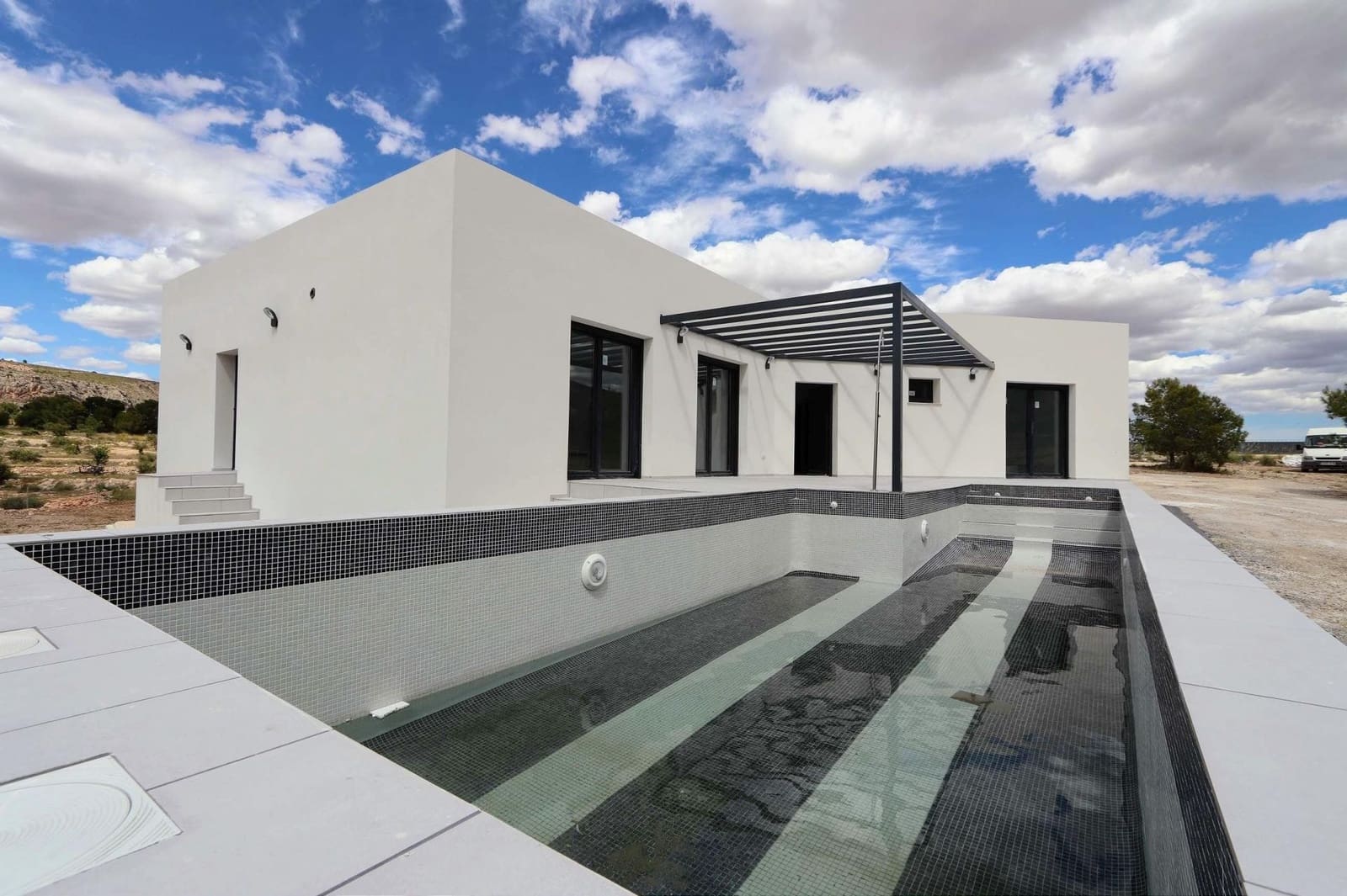4 bedroom Villa for sale in Aspe with pool - € 310,924 (Ref: 9850184)
