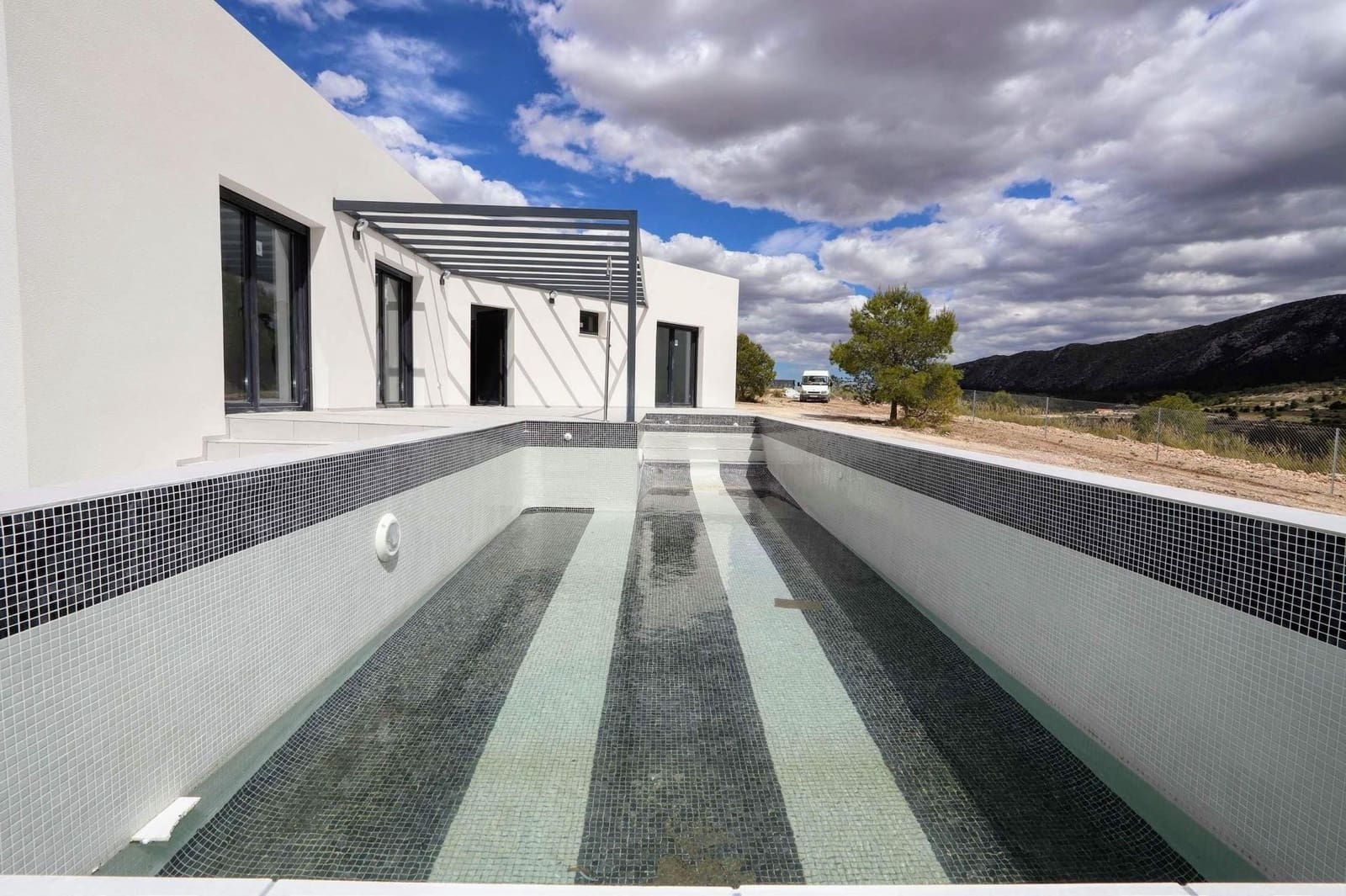 4 bedroom Villa for sale in Aspe with pool - € 310,924 (Ref: 9850184)