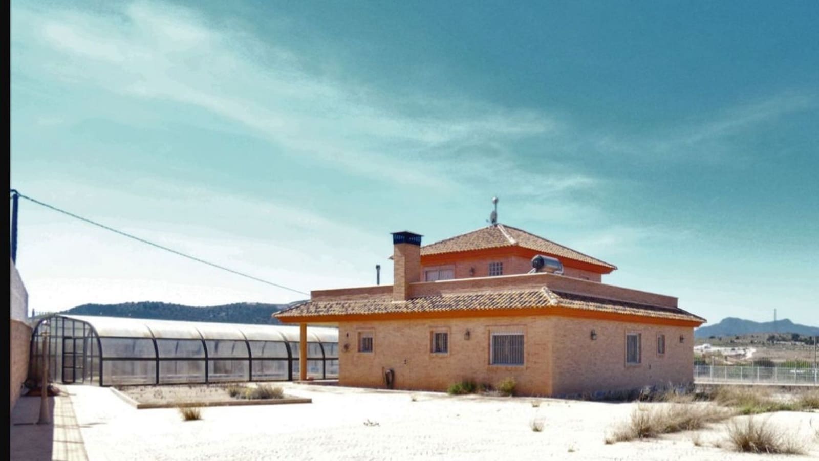 4 bedroom Villa for sale in Jumilla with pool garage - € 569,995 (Ref: 9858746)