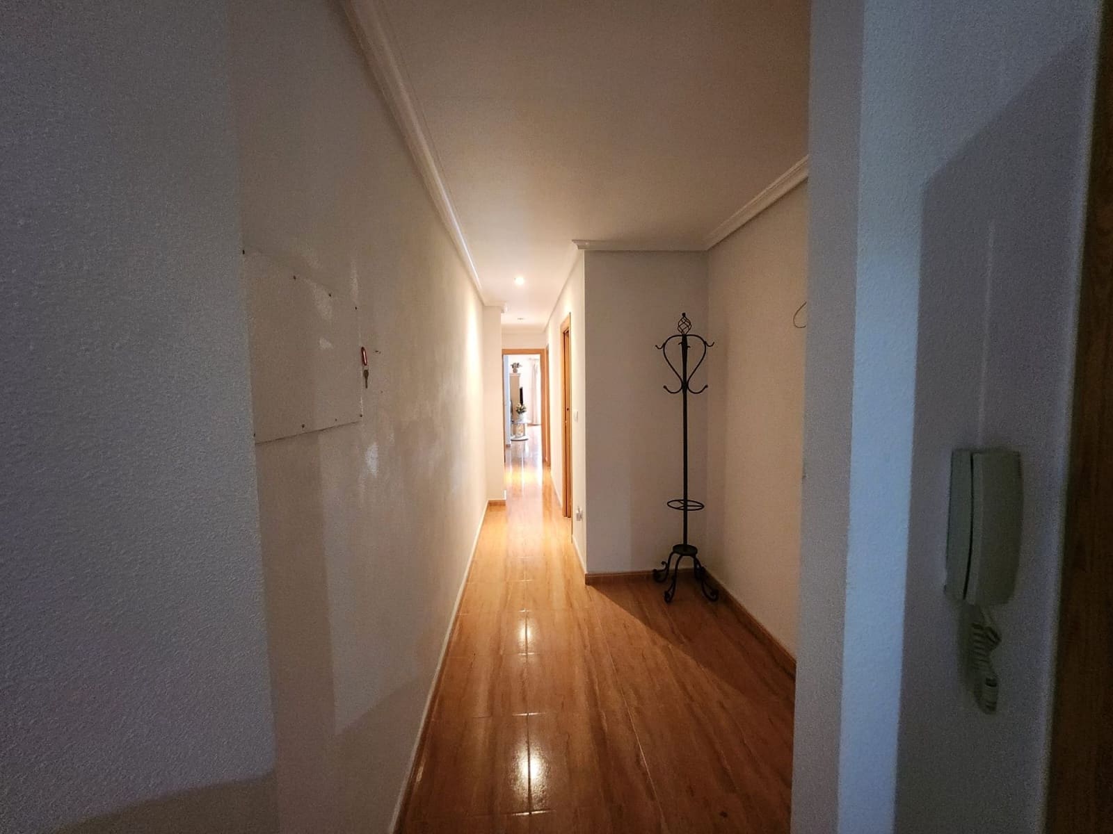 3 bedroom Apartment for sale in Pinoso with pool - € 135,000 (Ref: 9858747)