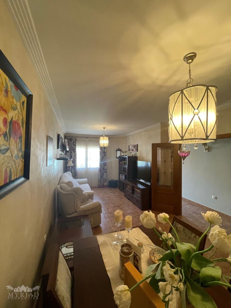 4 soveværelse Byhus til salg i Pinoso med swimmingpool - € 195.000 (Ref: 9858749)